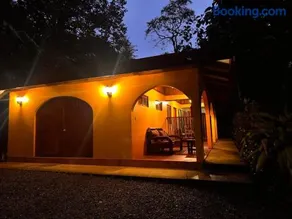 2BR Toucans and Waterfalls- the garden cottage - Image 4