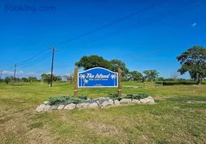 Waterfront Private Pier Pleasure Island Lake House - Image 3
