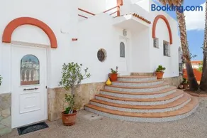 Villa mit privatem Pool, Terrasse und Grill - Image 2