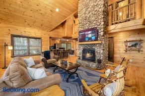 Private•OMG Views•Hot Tub•Firepit•10 min to Downtown - Image 1