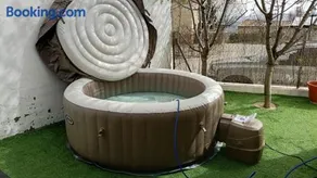 Chalet con Jacuzzi y Chimenea, FIBRA 600MBS - Image 4