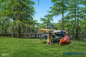 Shipwreck with upper deck, Dock Access, Kayaks - Image 4