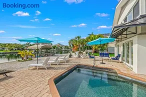 Manatee Cove - Image 2