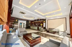 Central Hotel - Image 3