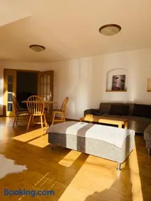 Srdce Mesta 3 - slnečný apartmán V Podkroví s balkónom nad ulicou - Image 2