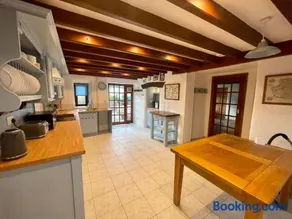 Honey Meadow Retreat - Image 5