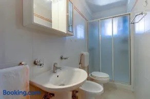 Apartments Bugenvilia I Near Beach & Private Parking - Image 3