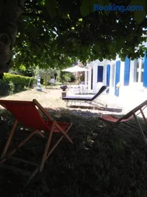 Maison oléronaise avec la plage à pied et la piste cyclable au bout du jardin - Image 3