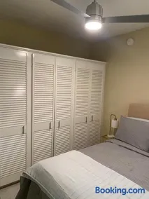 Comfy, Spacious Apartment near the beach - Image 3