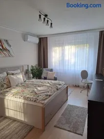 Budapest Direct Centre Bus Apartment & Free Parking - Image 2