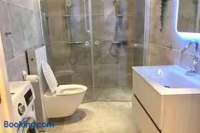 Extraordinary apartment with double shower - Image 4