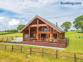 Hampton Lodge - Image 4