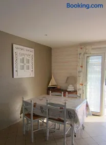 Appartement Pour 4 Personnes Dans Villa Dans Le Vent - Image 2