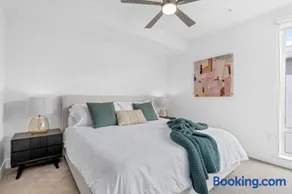 Ruby Tide - Two Floor Airy 2BR Marina Side Exclusive Amenities - Image 2