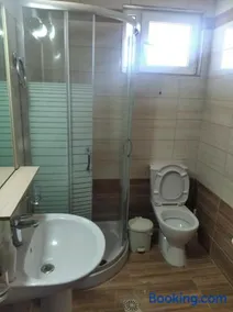 Kiki Guest House - Image 4