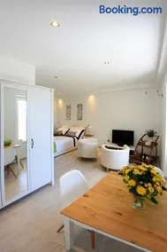 Adriana Holiday Apartment - Image 2