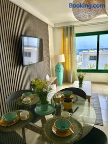 Sunny Corner, delux apartment vista mar and pool - Image 2