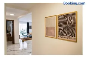 Corner Spacious 2BR Apartment - by HostMT - Image 3