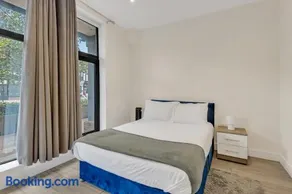 City Service Lets - Modern Cheam Village 2 Bed Apartment with Free Parking - Great Transport Links - Image 4