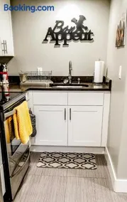 Modern Seattle Oasis - Image 4