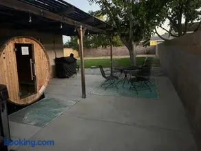 Cheerful 3BR 2BA Sauna Spa Pool Table PPong BBQ More - Image 2