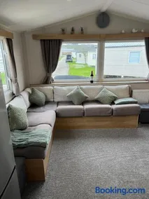 Beautiful Holiday Home Close to the Sea - Image 1