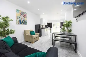 The Kent- Luxury Rooms - Image 1