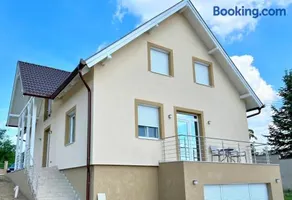 Panoráma Apartman Mogyoród - Image 1
