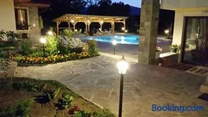 Mountain View Vacation Home - Image 2