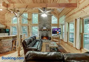 Amazing 4 Bed Family Cabin w Game Room - Image 2