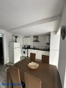 Apartamento familiar en el centro de Laredo - Image 5