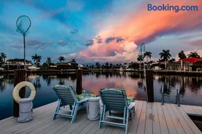 Casa Vista - Luxury Waterfront Villa with Heated Pool, Kayaks, Fishing, Bikes - Image 1