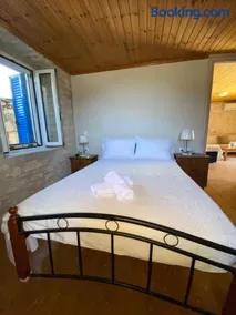 Soldatos Stone House - Image 2