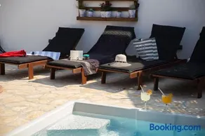 Holiday home Nonno with pool Tučepi - Image 1