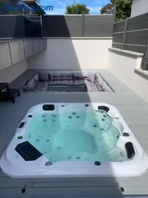 Maison Jacuzzi - Image 4