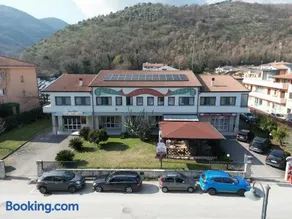 Hotel Riggioni - Image 1