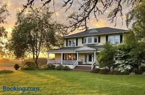 Barn Owl Hill Farm 1911 farm home w vineyard view - Image 1