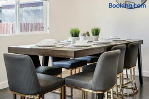 Spacious 5BR, LAX, Beach, SoFi-Sleeps 16 - Image 3