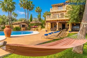 Cubo's Villa Los Dos Reyes - Image 2