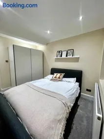 Parkside Escape - Image 2