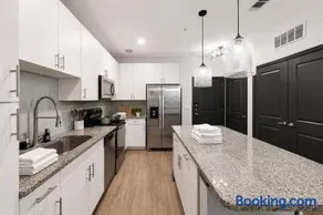 Resort Style 2BR, Private Balcony, Alliance Area - Image 4