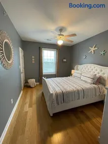 Lovely 2-bedroom condo, close to beaches - Image 4