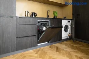 Warsaw Heritage Apartment - Image 1