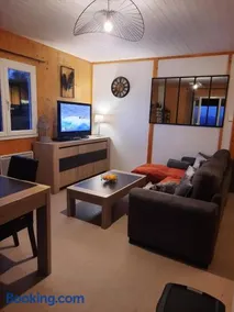 Chalet tout équipé vue sur le lac de la Dathée Vire Normandie - Image 2