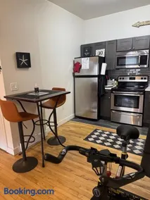Modern Stay in Downtown Jersey City, Close to NYC! - Image 4