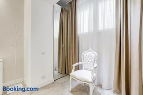 BMGA l The White Crown Apartment in Testaccio - Image 1