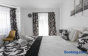 Lion's Unirii Apartment - Image 3