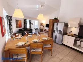 Luxuriöses, familienfreundliches Ferienhaus ,,Amy,, mit Whirlpoolwanne, Kamin und Garten - Image 3