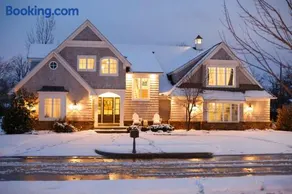 Light-filled 6BR home near OU campus - Image 2