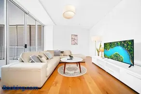 Mascot Central 3 Bed Apt Close to Airport & CBD - Image 2